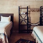 Otel Azalea Terrace Cave *