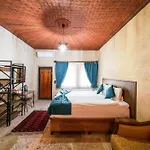 Azalea Terrace Cave Otel