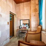 Otel Azalea Terrace Cave *