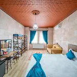 Otel Azalea Terrace Cave *