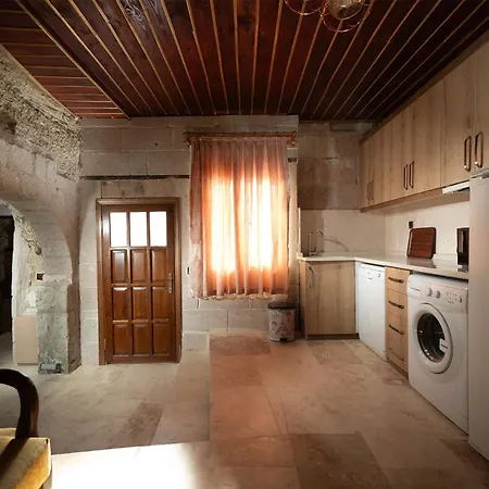 Azalea Terrace Cave Hotel *