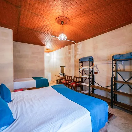 Hotel Azalea Terrace Cave