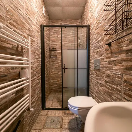 Azalea Terrace Cave Hotel *