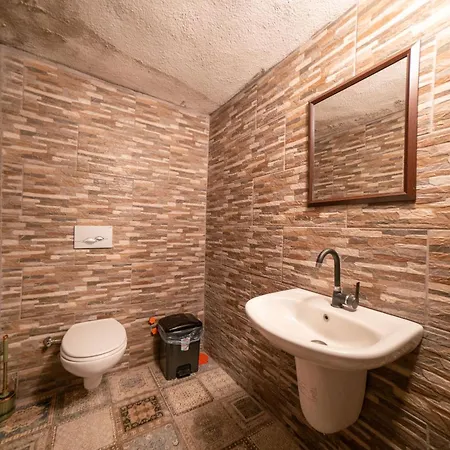 Azalea Terrace Cave Hotel *