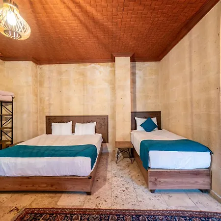 Hotel Azalea Terrace Cave