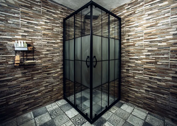 Hotel Azalea Terrace Cave