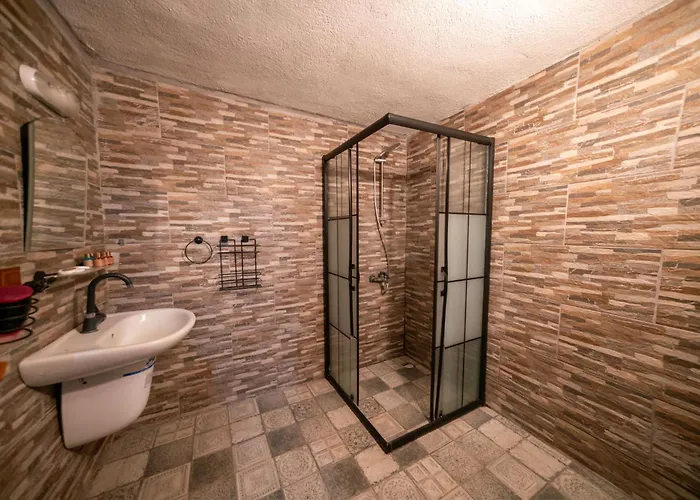 Azalea Terrace Cave Hotel